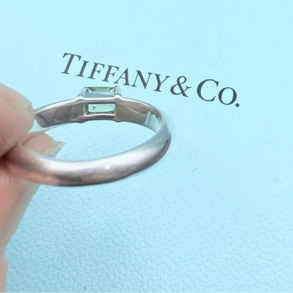 Tiffany & Co. Peridot Sterling Silver Stackable Ring | Vintage 2004 | Size 5.5 - Picture 6 of 8